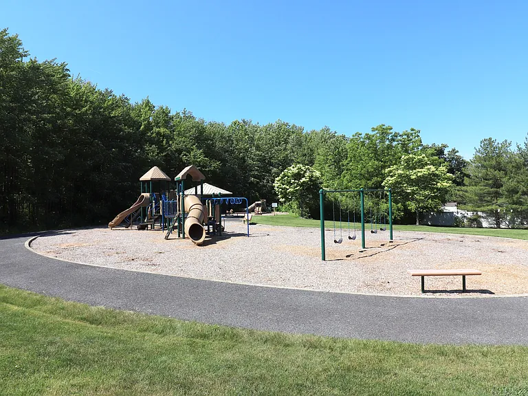 10 Spring House Ln — Photo 24