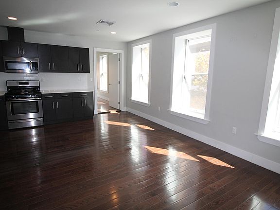 5th image of 83 Beaver St APT 3B