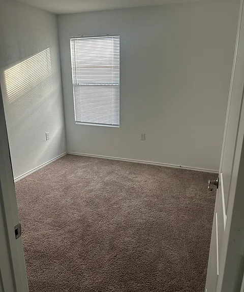1038 Janzen Rd — Photo 7