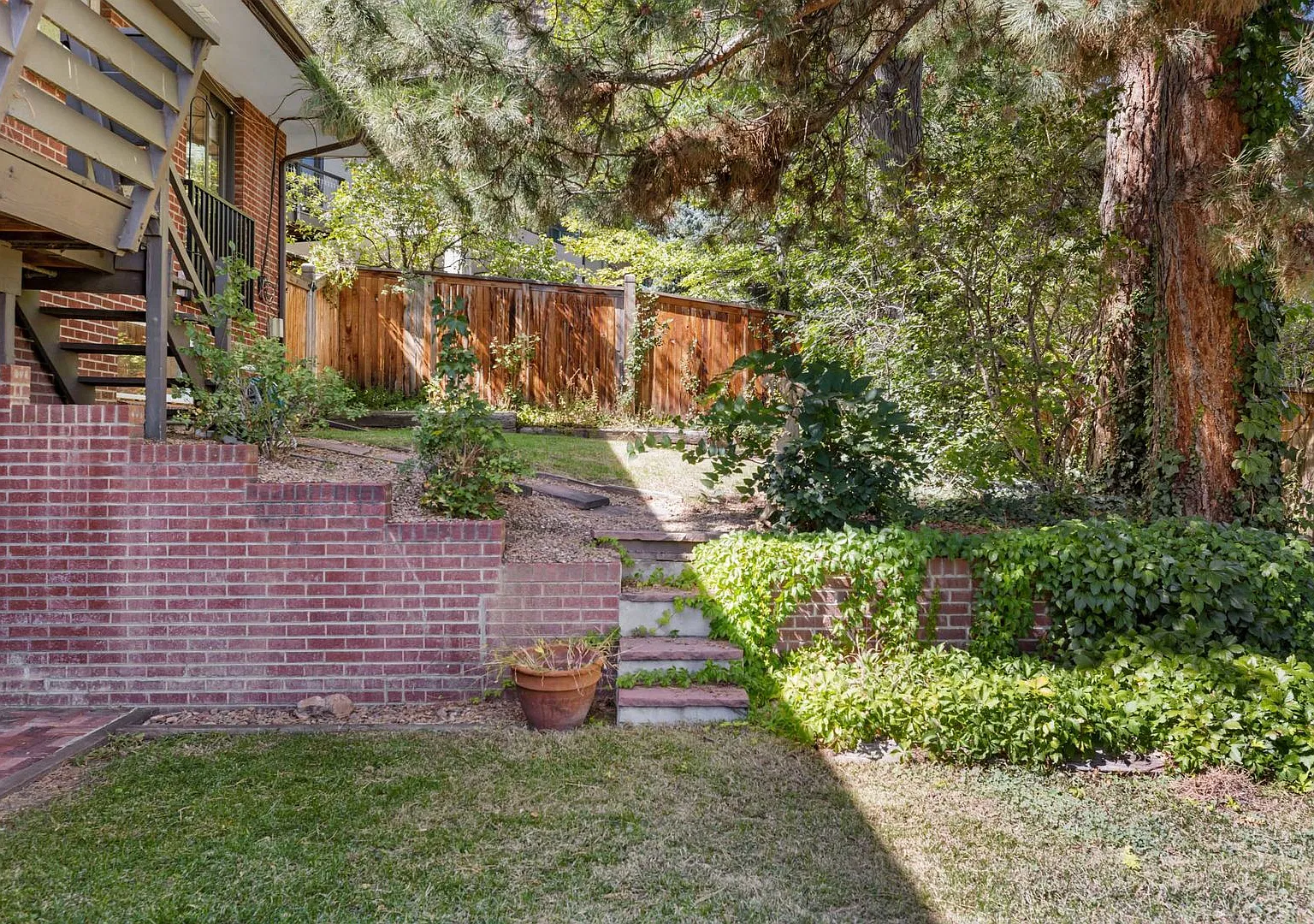 Spacious 5 BR / 3 BA Boulder Home Near Chautauqua & Top Schools-Available NOW! — Photo 3