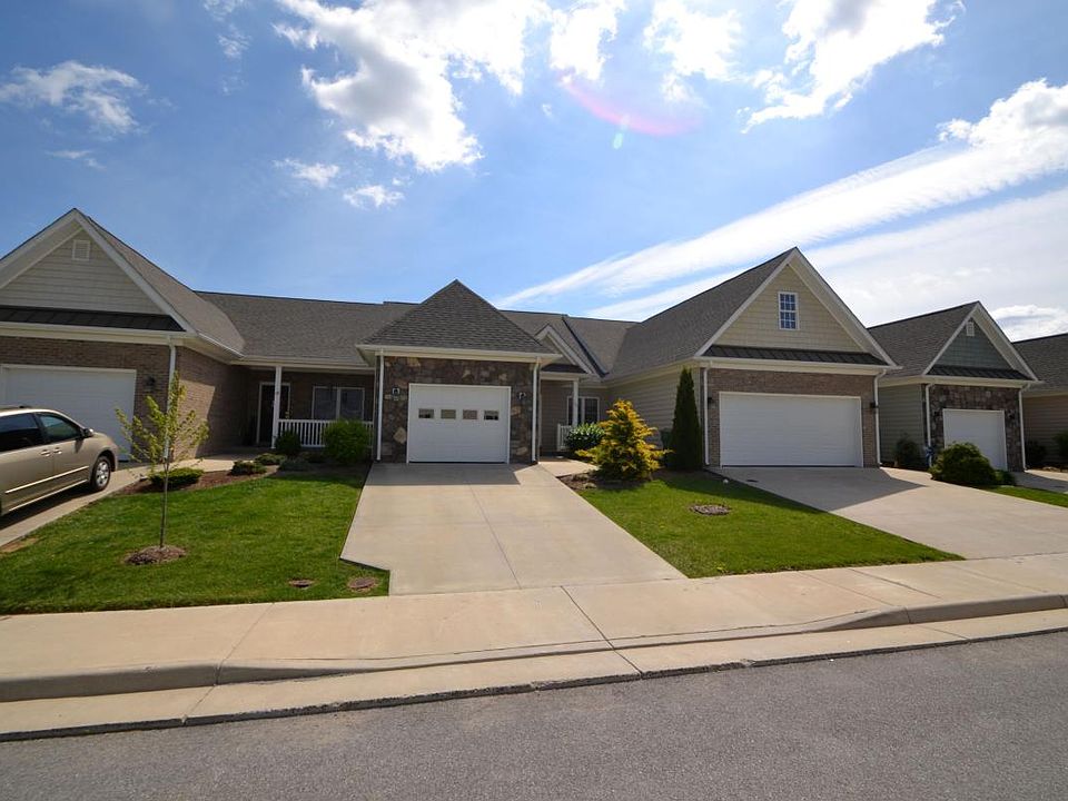 1st image of 30 Brown Stone Dr