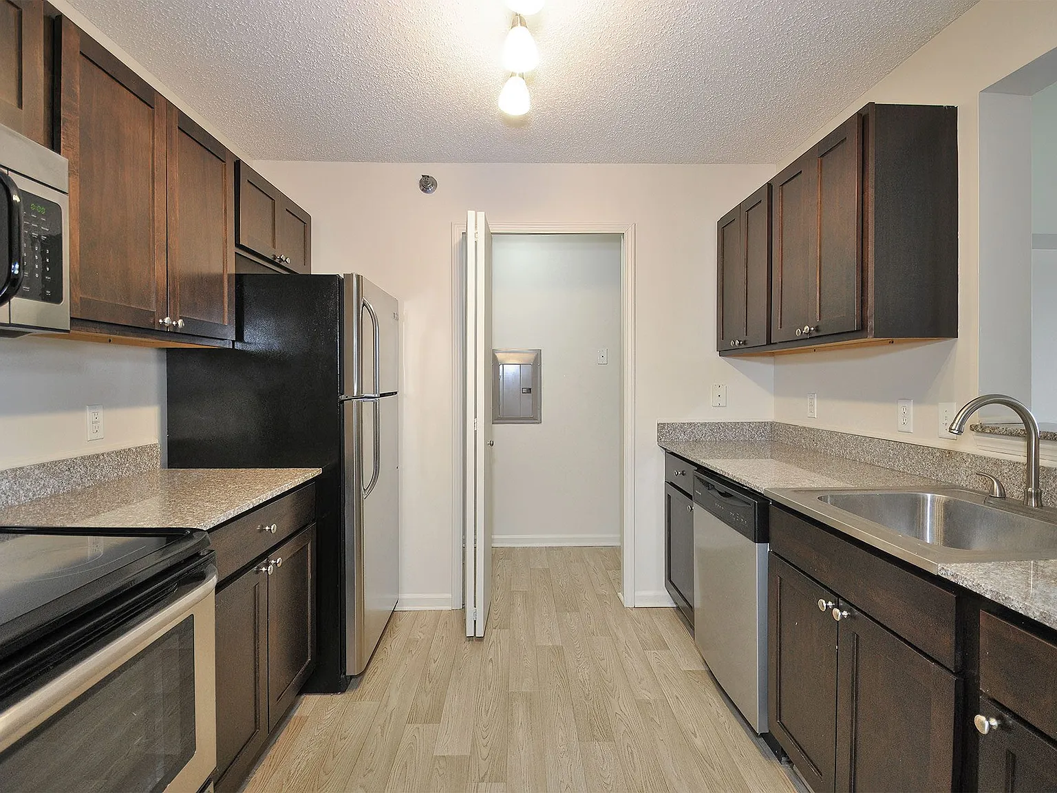 Pendleton Park Apartments — Photo 3