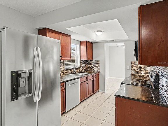 5th image of 615 Thomas Jefferson Way