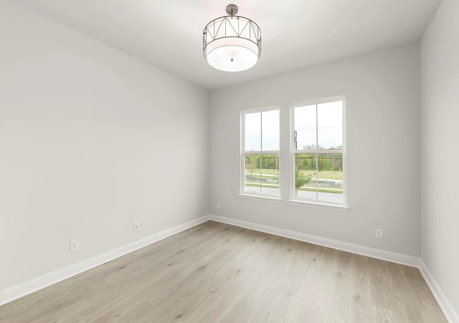 4 bed, 3613 sqft, $3,595 — Photo 4