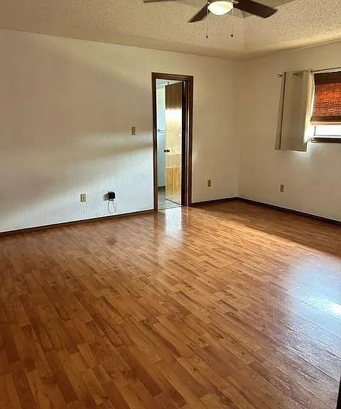 101 E Wisteria Ave — Photo 6