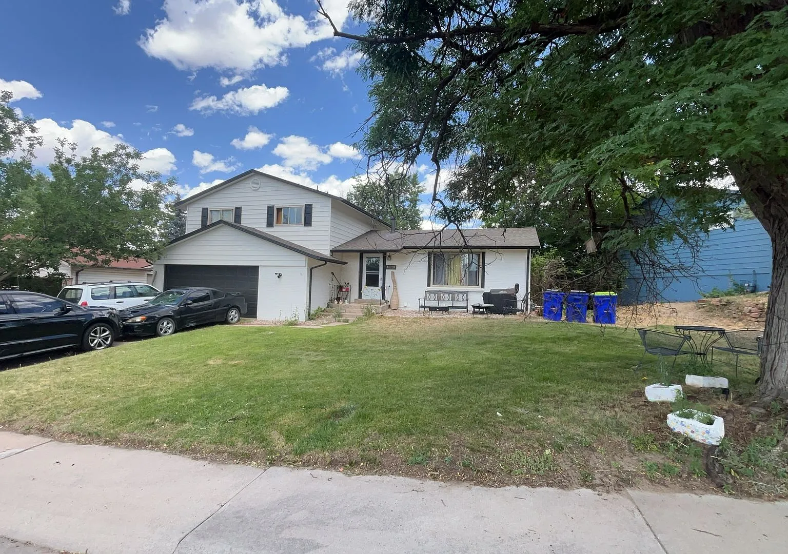 Spacious 3 bed 2.5 Bath large yard in Aurora! — Photo 2