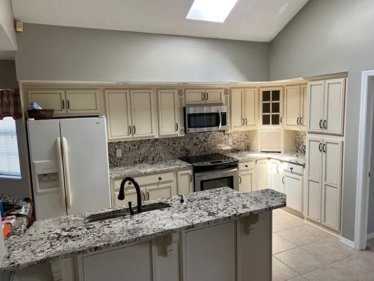 604 Mallory Dr — Photo 33