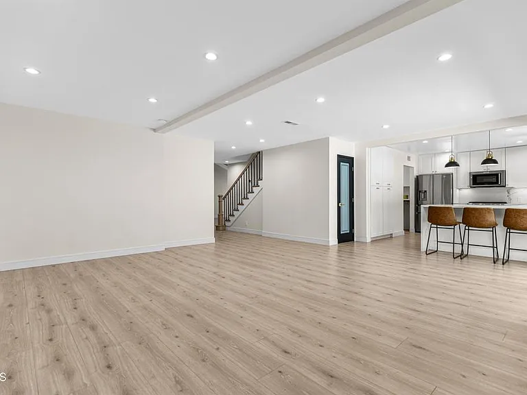 9321 Belvoir Ave — Photo 6
