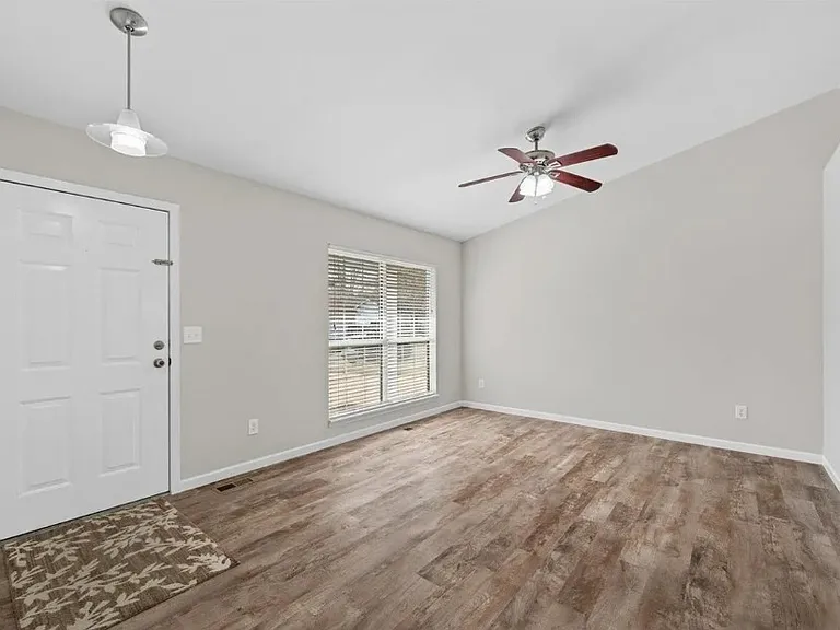 625 Durango Dr — Photo 5