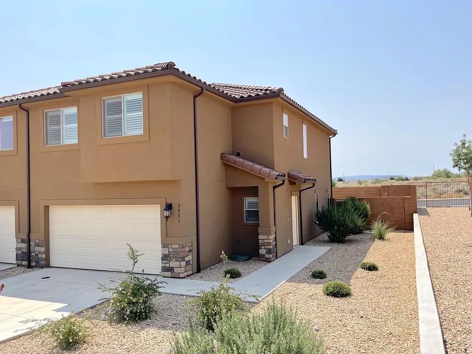 3971 Bella Vista Dr