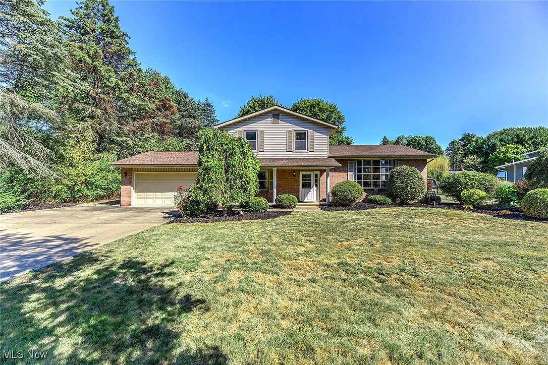 13704 Greenland Ave NW photo 1