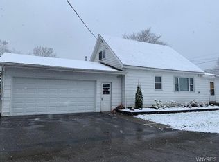 9563 Oakland St, Angola, NY 14006
