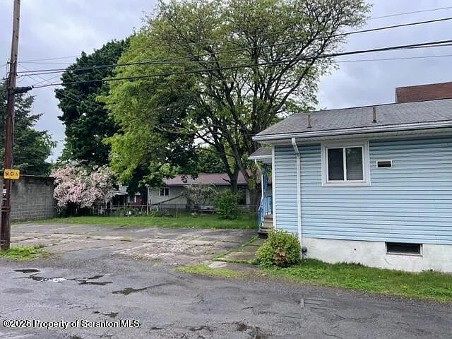 430 Orchard St — Photo 15