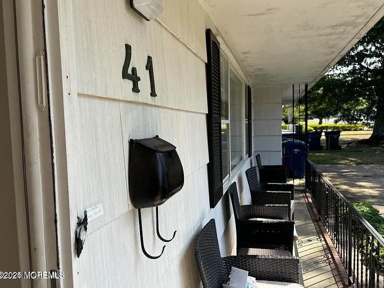 41 Heath Ave — Photo 2