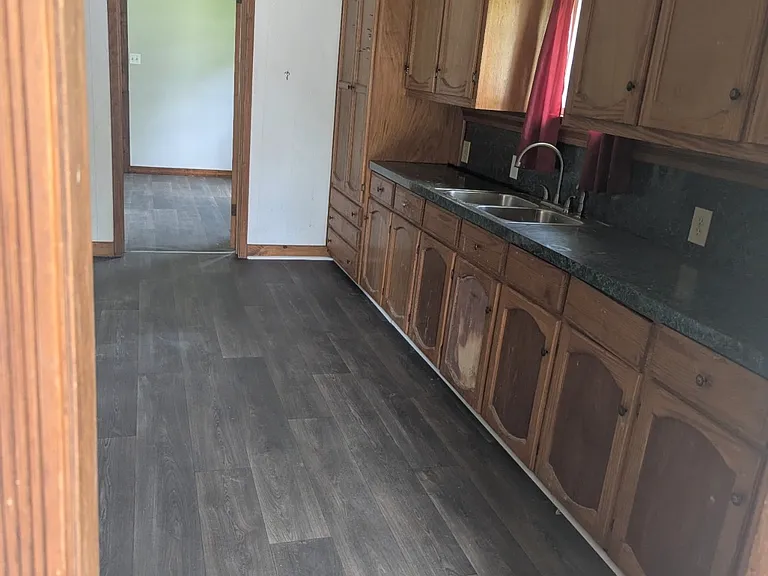 232 Hulin St — Photo 2
