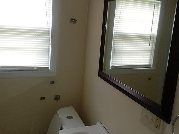 3rd image of 7207 Olive St