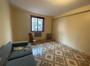 122 Boerum St APT 2F, Brooklyn, NY 11206