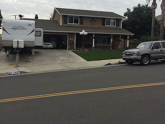 Rv parking with 30 amp plug