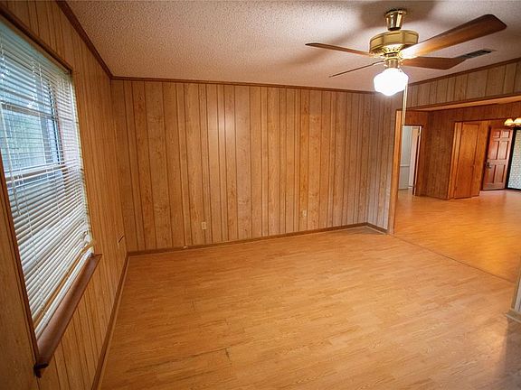 3rd image of 4816 Blaney Ave