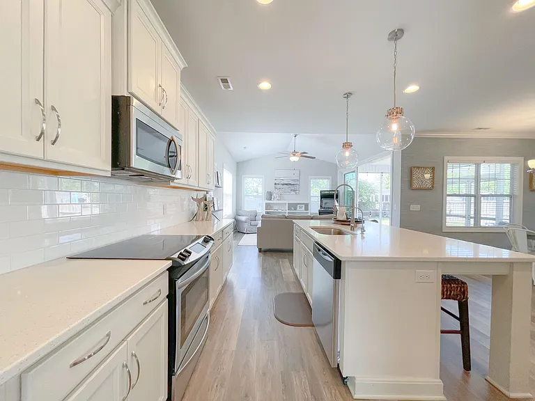 455 Aurora Pl — Photo 12