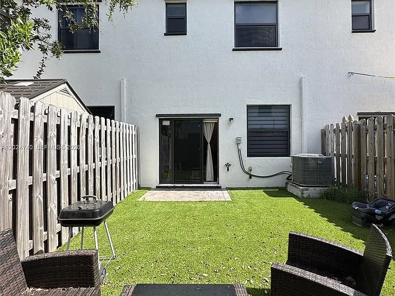 11814 SW 245th Ter #11814 — Photo 10