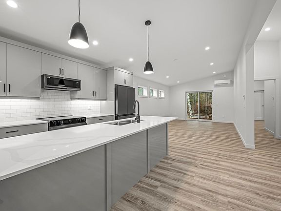 4th image of 3025 Royston Rd #42