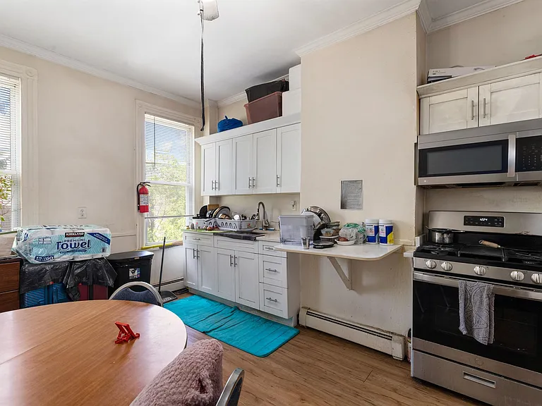673 Summit Ave #2R — Photo 4