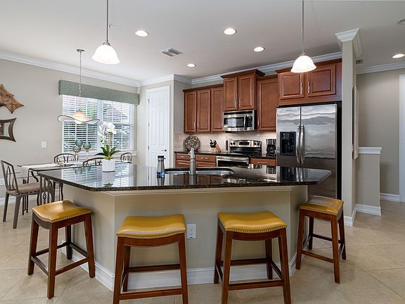3rd image of 28090 Sosta Ln Unit 4