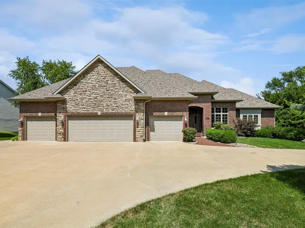 1839 Glen Oaks Dr, West Des Moines, IA 50266
