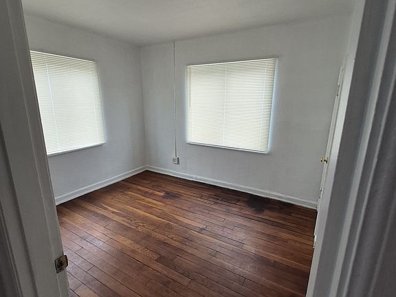 2nd image of 35 N Wright Ave