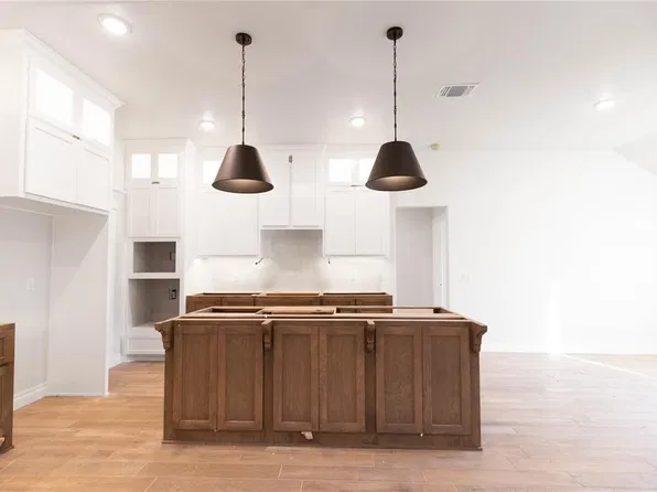 8316 NW 155th St, Edmond, OK 73013