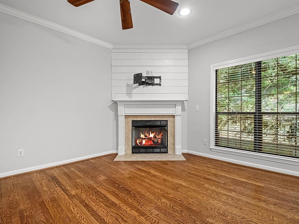 1st image of 316 Amber Ln