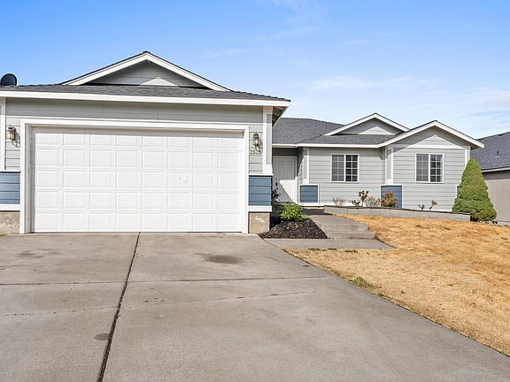 2nd image of 2623 NE 6th Dr