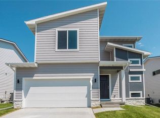 17107 Blue Sage Ln, Urbandale, IA 50323