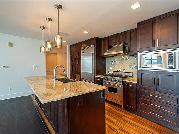 2nd image of 1120 E Kennedy Blvd Unit 1408