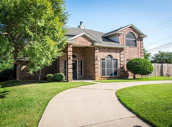 3rd image of 917 Red Oak Dr
