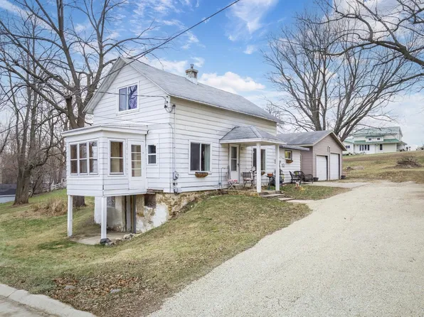 8942 N Main St, Edgerton, WI 53534