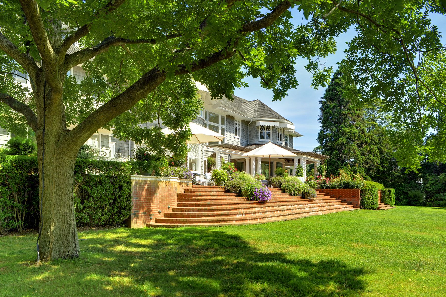 19 Lee Ave, East Hampton, NY 11937 Out East