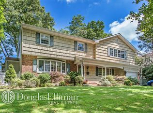 23 Locust Rd, Old Bethpage, NY 11804