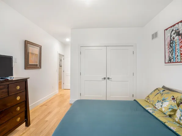 152 Beach Street image 20 of 36