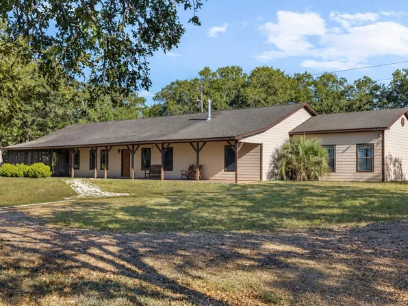 5501 Mach Rd, La Grange, TX 78945