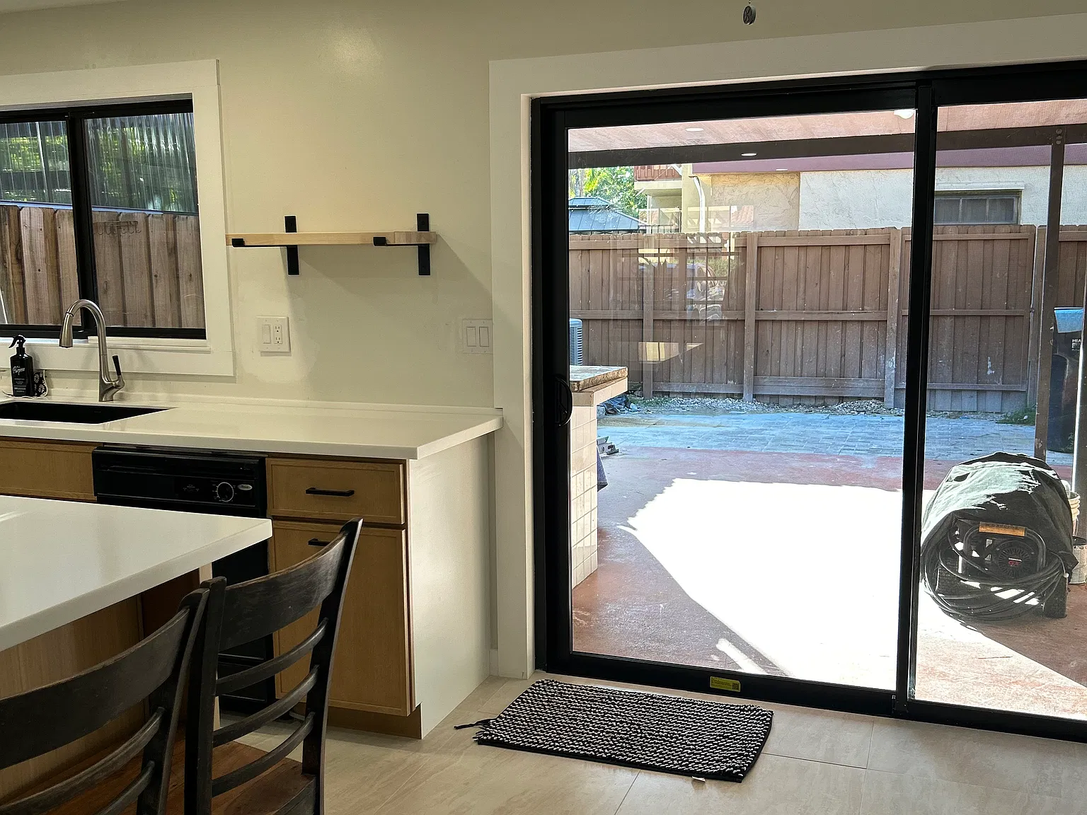 3 bed, 2.5 bath, 1360 sqft, $2,900 — Photo 2