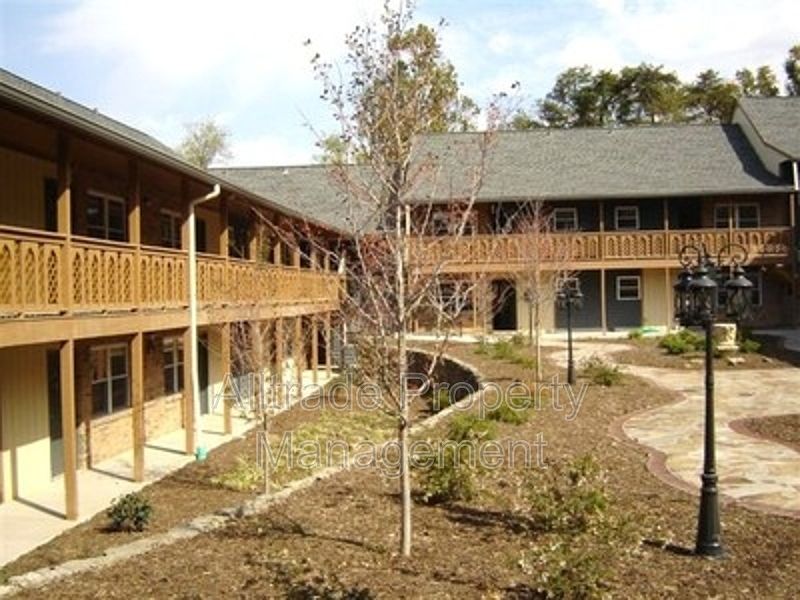 2nd image of 2101 Cardinal Woods Dr APT 6