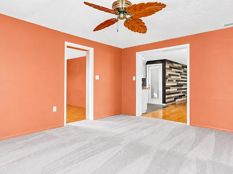 3628 Holiday Lake Dr — Photo 13