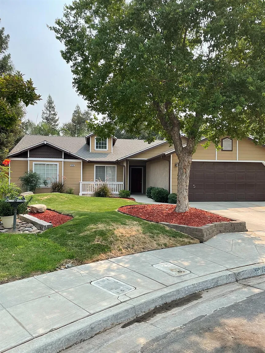 6198 N Tracy Ave photo 1