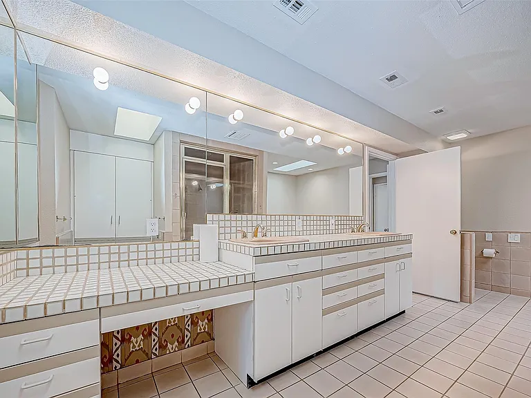 316 Litchfield Ln — Photo 25