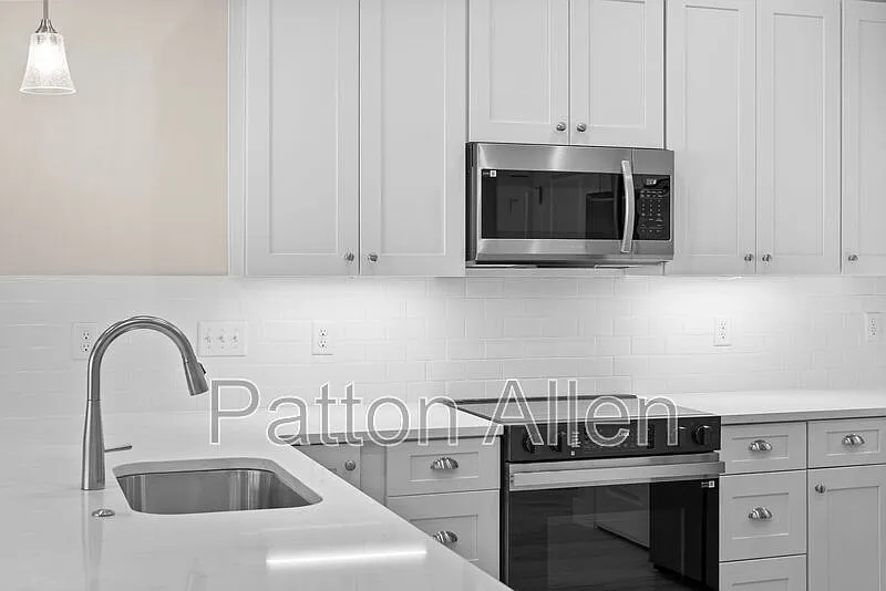 Villas at Pinecroft — Photo 4