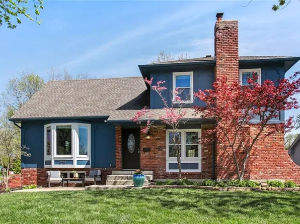 9701 Woodson Dr, Overland Park, KS 66207