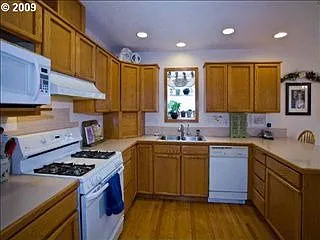 2216 Thorne St photo 1