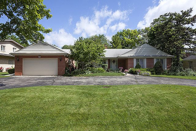 1st image of 364 Sunset Dr